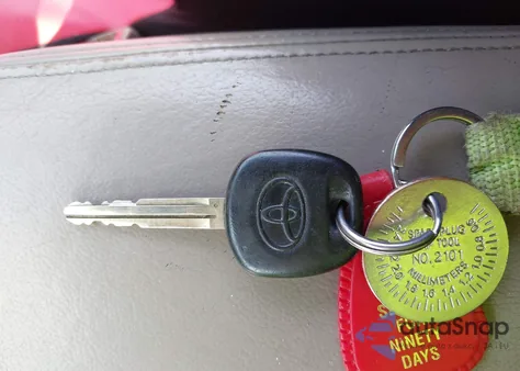 2005 Toyota Camry Le/Xle/Se z USA, uszkodzony, nr VIN 4T1BF30K05U596653